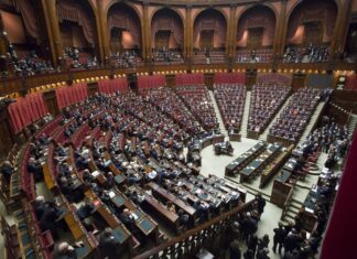 Politiske forhold påvirker aksjekursen politikk